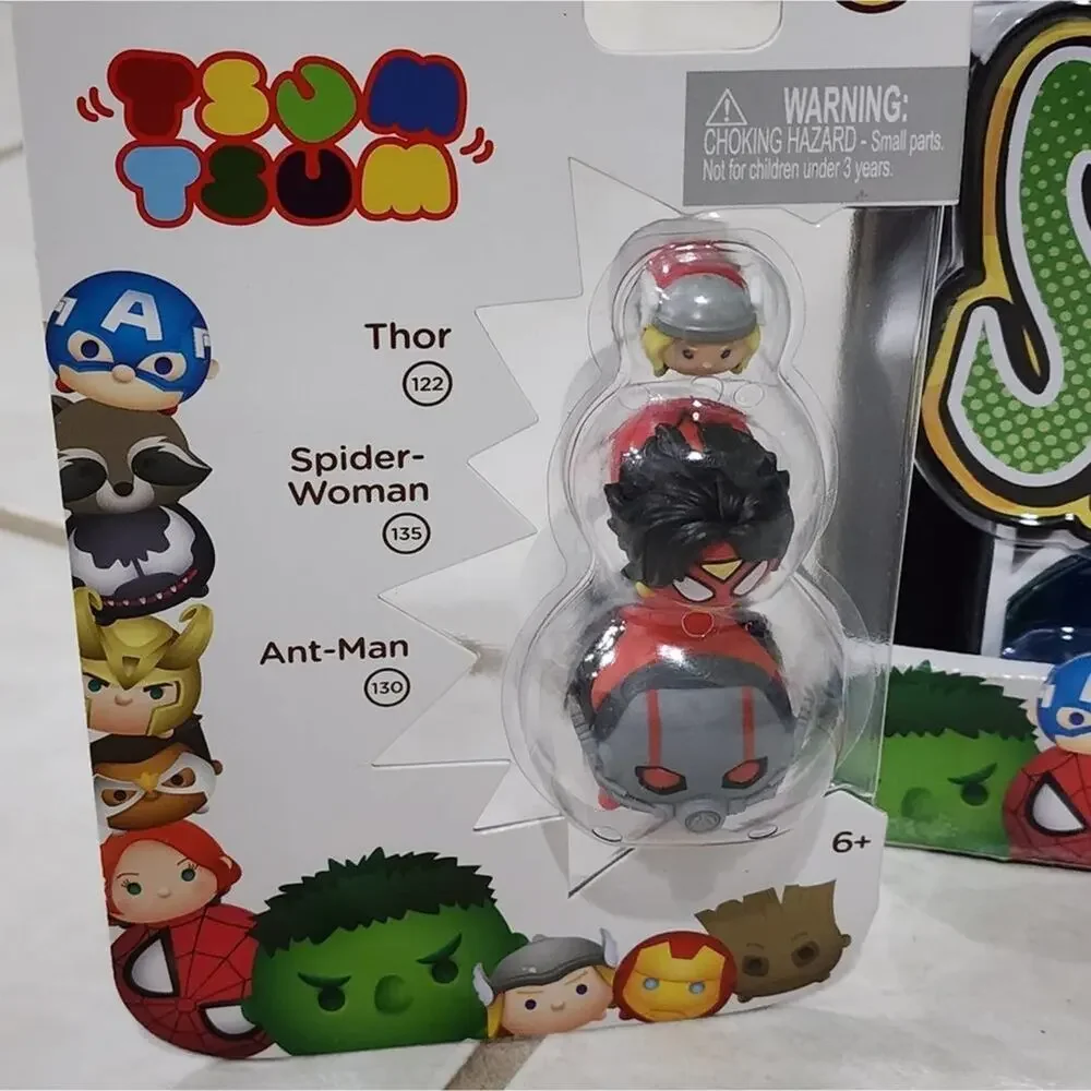 Marvel Tsum Tsum Comic Box Display and 13 Toy‎ Figures new!!